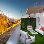 Genteel Galera شقة